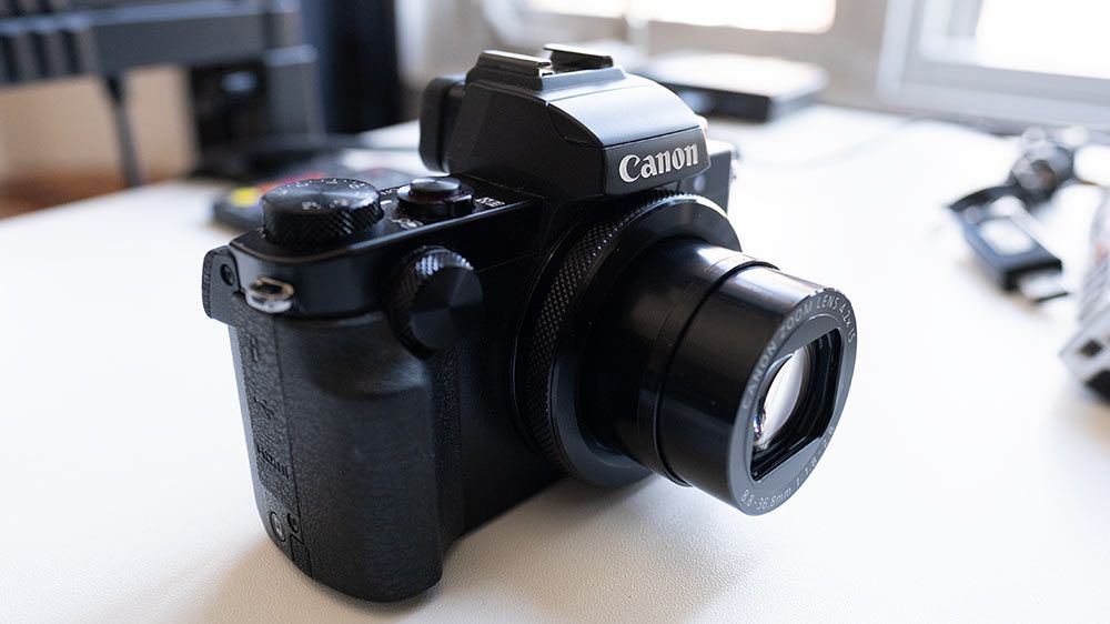 Front view of the Canon G5X